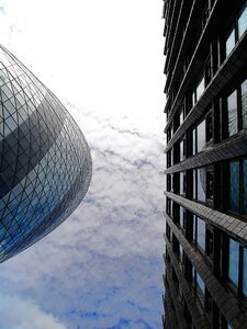 Gherkin skyscraper architecture
