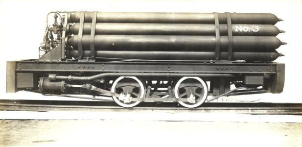 Military Administration - Transportation - Rail - BUILDING LOCOMOTIVES FOR GOVERNMENT - NARA - 45501804 (cropped)