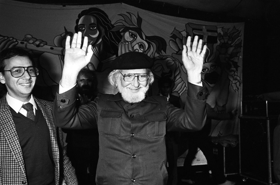 Minister Ernsto Cardenal van Cultuur van Nicaragua, Bestanddeelnr 932-6931