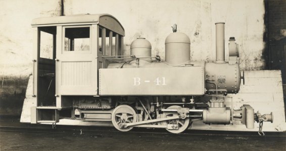 Military Administration - Transportation - Rail - BUILDING LOCOMOTIVES FOR GOVERNMENT - NARA - 45501828 (cropped)