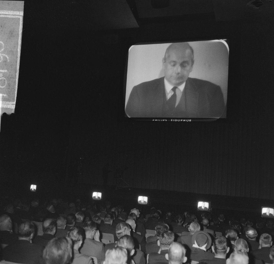 Minister Den Uyl opende Firato 1965 vanuit Den Haag vi TV, Bestanddeelnr 918-1980