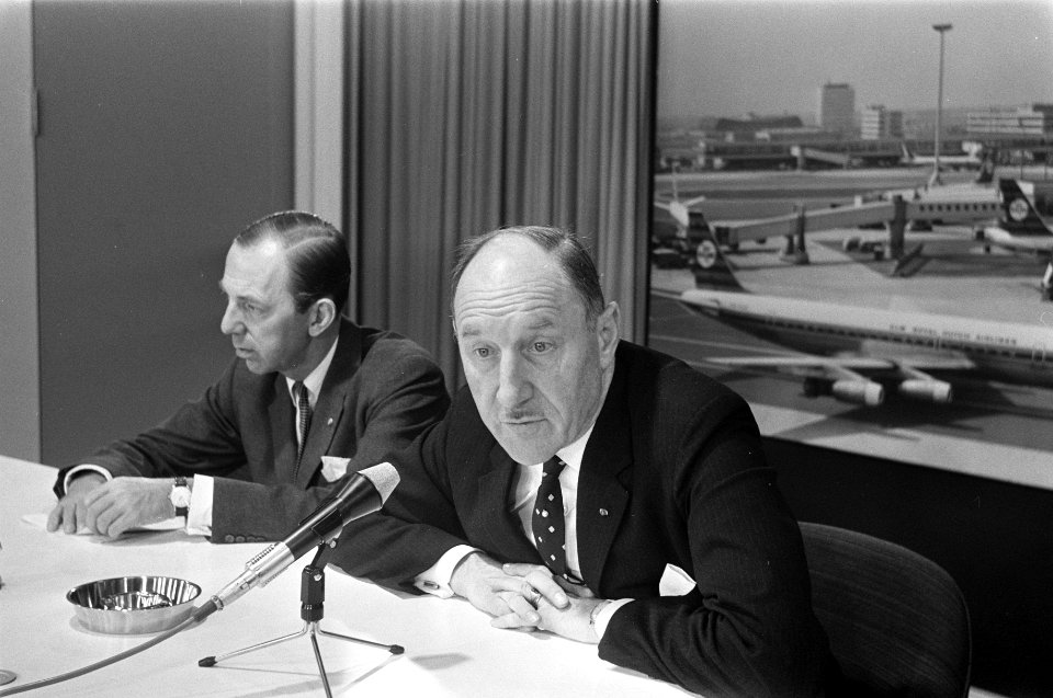 Minister Luns op Schiphol, Bestanddeelnr 922-6441