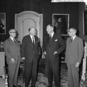 Minister Luns ontving Engelse minister van Buitenlandse Zaken dhr Butler te Den, Bestanddeelnr 915-6646