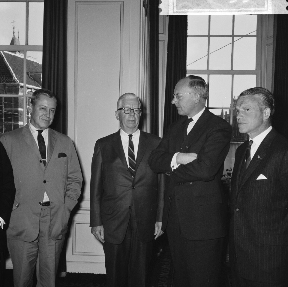Minister H.H. Fowler bezocht collega Minister Vondeling v.l.n.r. Minister Fowler, Bestanddeelnr 918-1531