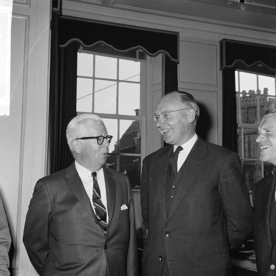 Minister H.H. Fowler bezocht collega Minister Vondeling, Bestanddeelnr 918-1530