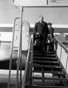 Minister Luns in Nederland na de kwestie Nieuw Guinea in de Algemene Vergadering, Bestanddeelnr 909-1555