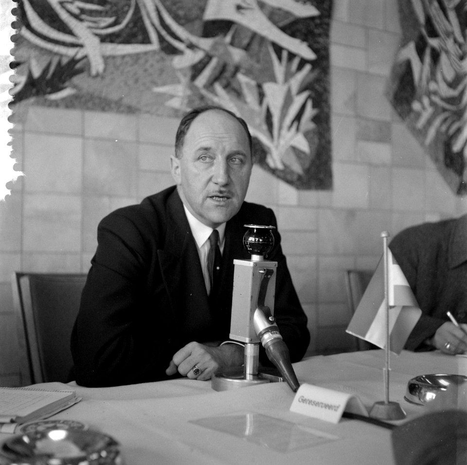 Minister Luns in Nederland na de kwestie Nieuw Guinea in de Algemene Vergadering, Bestanddeelnr 909-1562