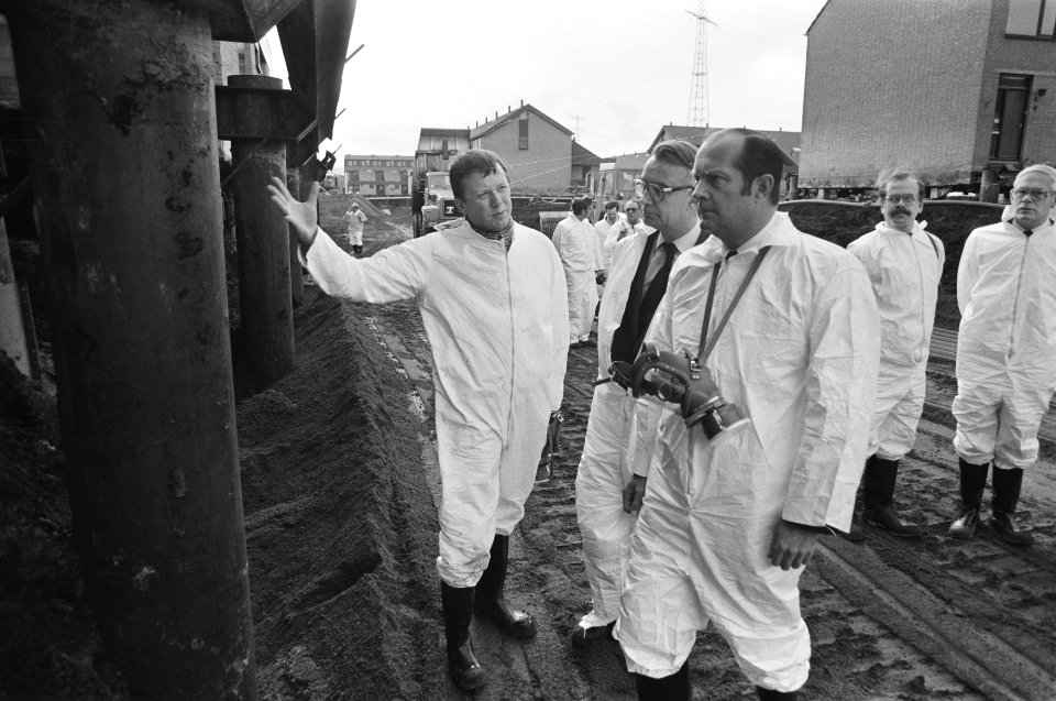 Minister Ginjaar en mr Douglas M Cost administrator of the US Environmental Pr, Bestanddeelnr 931-1693