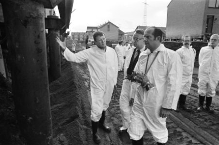 Minister Ginjaar en mr Douglas M Cost administrator of the US Environmental Pr, Bestanddeelnr 931-1693