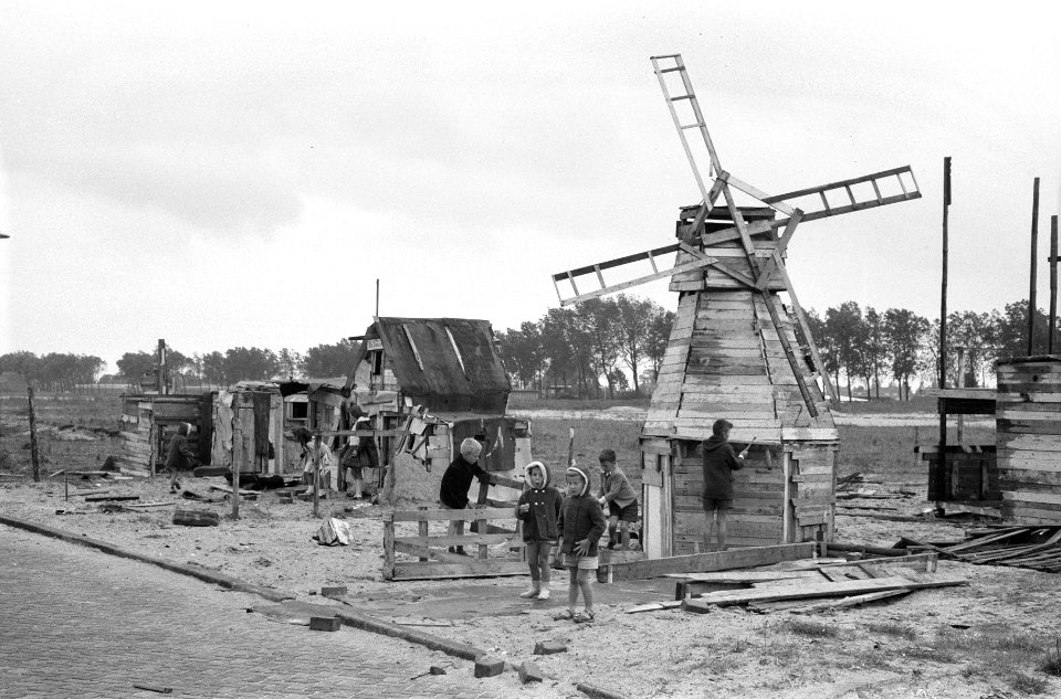 Miniatuurstad door kinderhanden vervaardigd (Amsterdam), Bestanddeelnr 914-1842