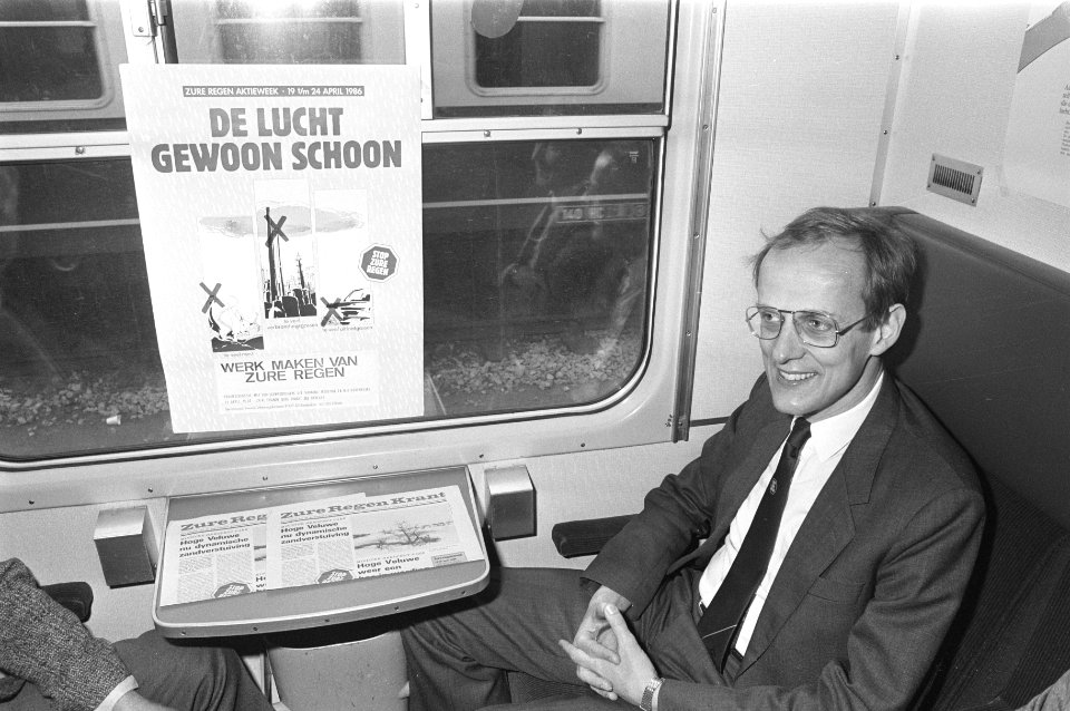 Minister Winsemius in de Zure Regentrein, Bestanddeelnr 933-6302