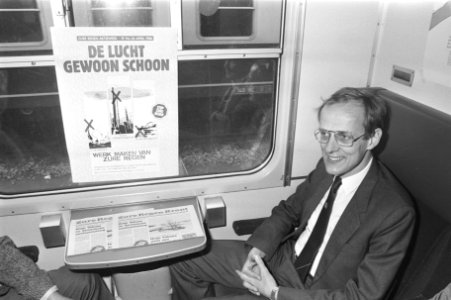 Minister Winsemius in de Zure Regentrein, Bestanddeelnr 933-6302