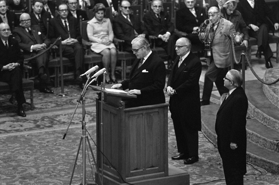 Minister Geertsema opent Staten-Generaal in Ridderzaal, Bestanddeelnr 926-0832
