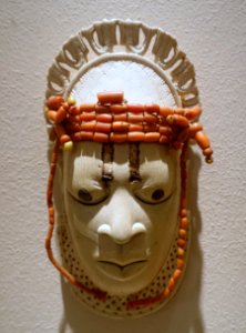 Miniature mask, Edo people, Benin, c. 1500 AD, ivory - Linden-Museum - Stuttgart, Germany - DSC03918
