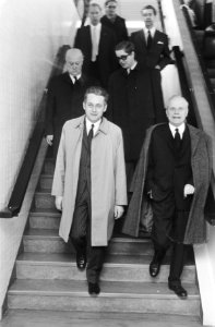 Minister Gratz (vooraan links), Bestanddeelnr 924-4101