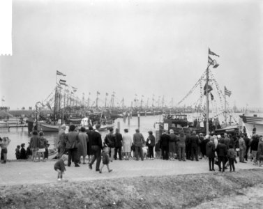 Minister J. G. Suurhoff opende nieuwe haven te Ierseke, haven Ierseke, Bestanddeelnr 917-9680