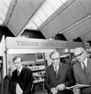 Minister Kemenade opent internationale onderwijs tentoonstelling in Utrecht, min, Bestanddeelnr 927-1155