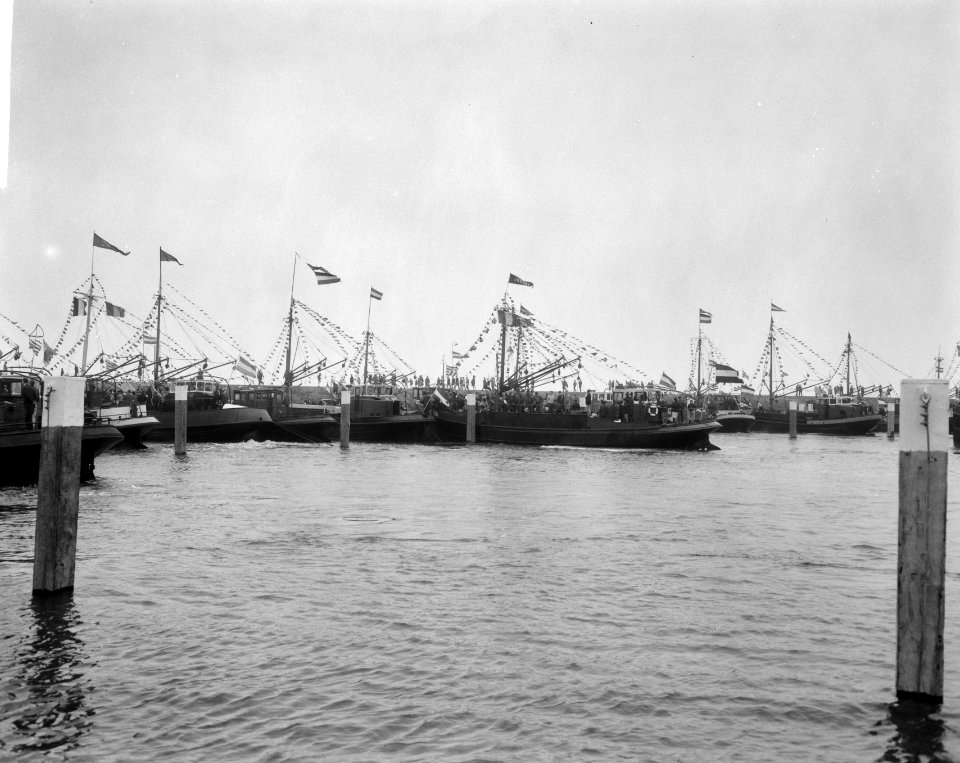 Minister J. G. Suurhoff opende nieuwe haven te Ierseke, haven Ierseke, Bestanddeelnr 917-9681