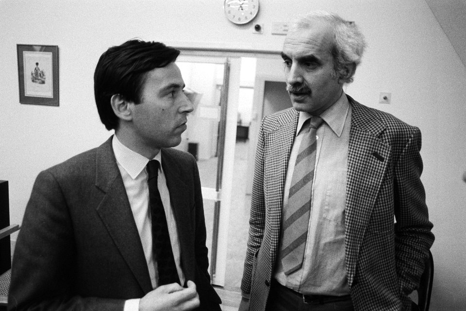 Minister Brinkman (l) met NOS-voorzitter Jurgens, Bestanddeelnr 932-5414