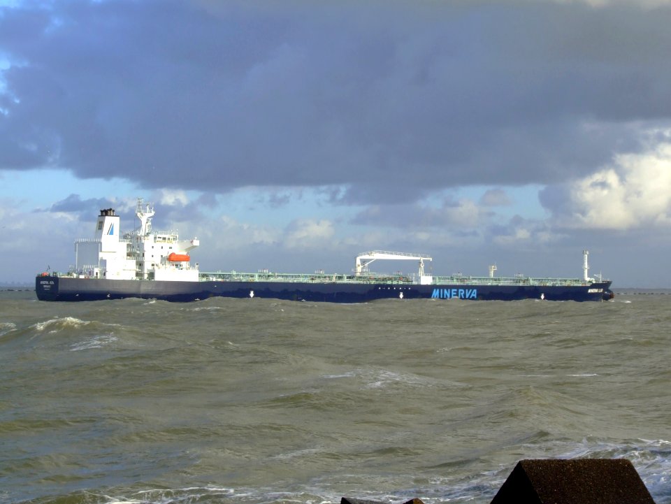 Minerva Lisa p5 approaching Port of Rotterdam, Holland 21-Jan-2007