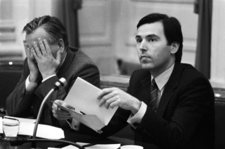 Minister Brinkman (r) en staatssecretaris Van der Reijden, Bestanddeelnr 932-4949
