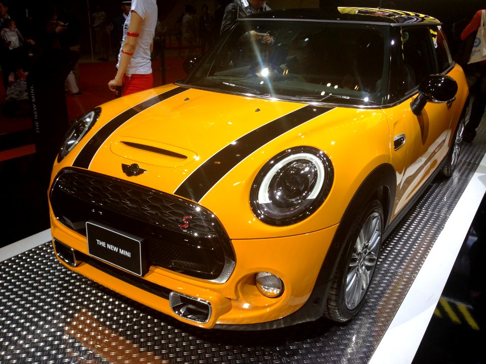 Mini Cooper S front - Tokyo Motor Show 2013