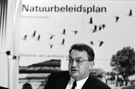 Minister Braks presenteert de structuurnota Landbouw- en natuurbeleidsplan, Bestanddeelnr 934-4555