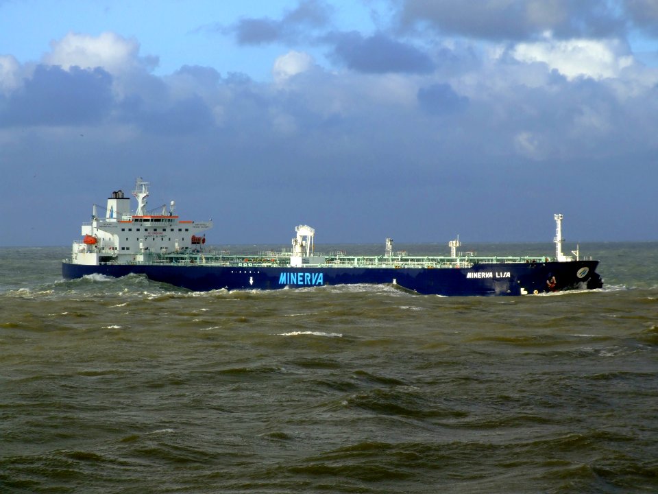 Minerva Lisa p3 approaching Port of Rotterdam, Holland 21-Jan-2007