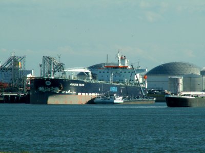 Minerva Helen IMO 9276561 at the '5e Petroleumhaven', Port of Rotterdam, Holland 08-Apr-2006