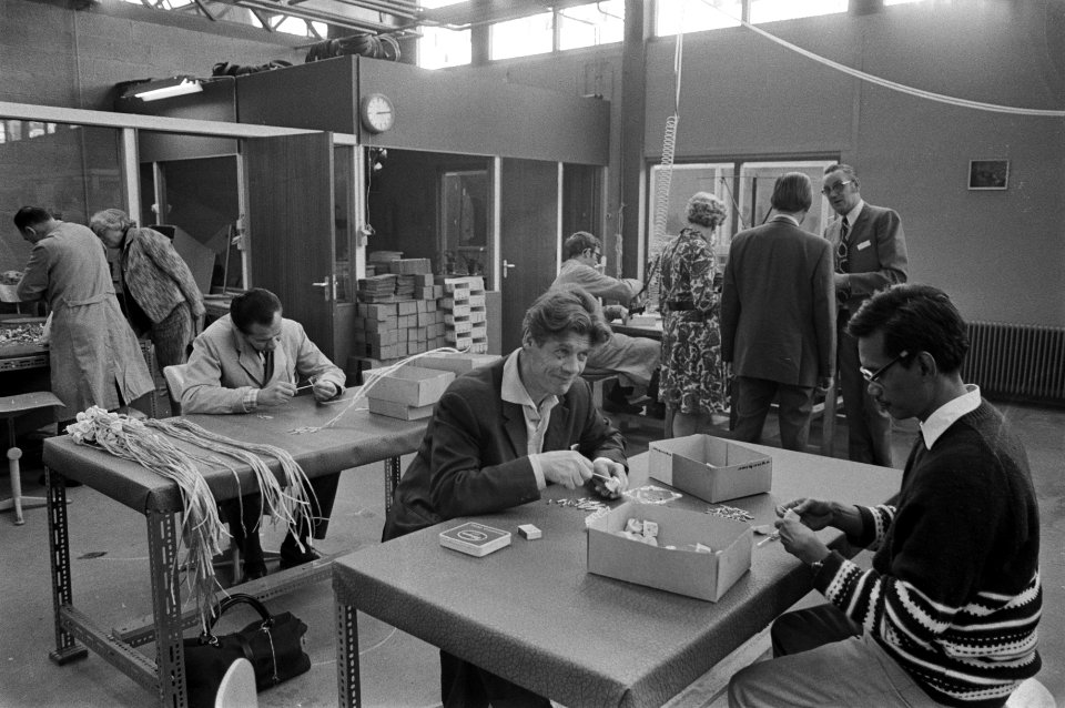 Minister Boersma van Sociale Zaken opent sociale werkplaats Trompenburg Amster, Bestanddeelnr 925-0068