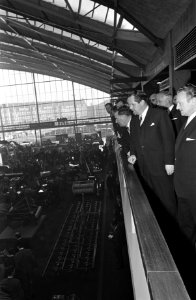 Minister Lardinois opende tentoonstelling Het landbouwwerktuig in RAI, Bestanddeelnr 920-9902
