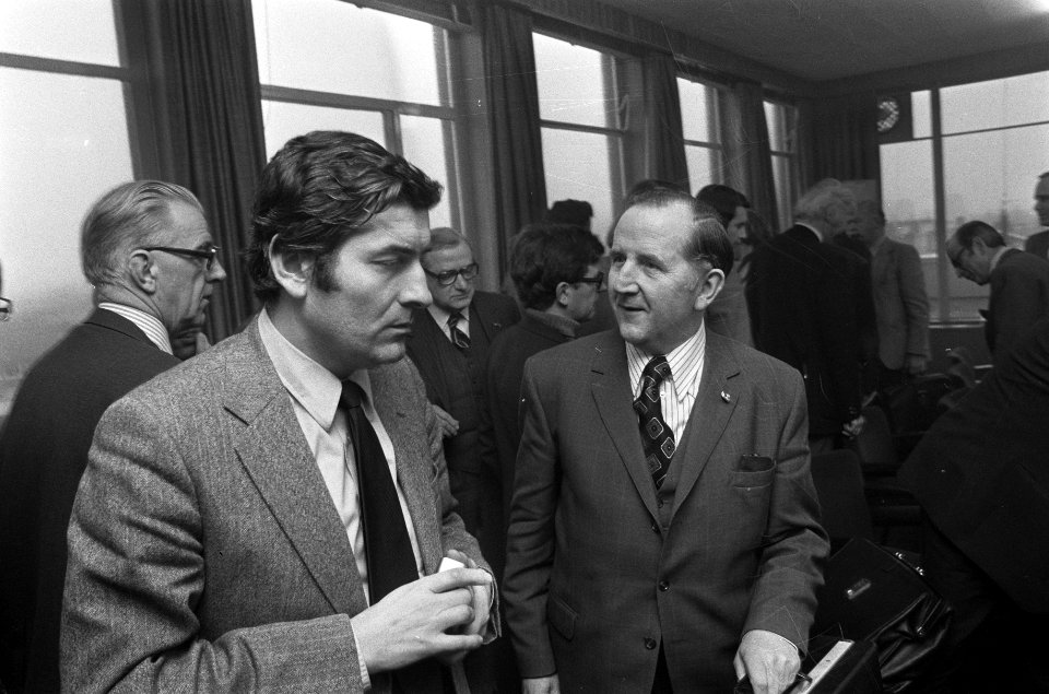 Minister Lubbers (links) en vice-voorzitter van de VNO Van Veen, Bestanddeelnr 926-8816