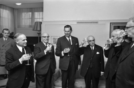 Minister Biesheuvel opent actie Help Israel verder bouwen , opdracht heer Sijes, Bestanddeelnr 920-9814