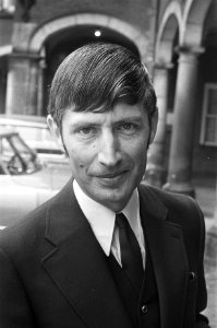 Minister Biesheuvel ontvangt kandidaat-ministers, Den Haag , prof. mr. A. van Ag, Bestanddeelnr 924-6955