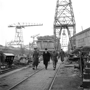 Minister Attlee op de werf Koninklijke Maatschappij De Schelde in Vlissingen…, Bestanddeelnr 900-2352