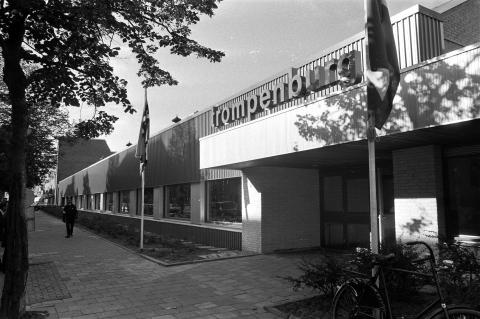 Minister Boersma van Sociale Zaken opent sociale werkplaats Trompenburg Amster, Bestanddeelnr 925-0064
