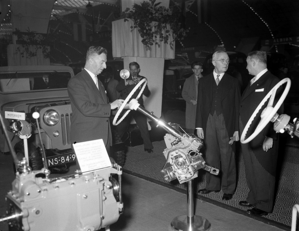 Minister Algara opende de 343 bedrijfsautotentoonstelling in RAI Amsterdam, Bestanddeelnr 906-9657