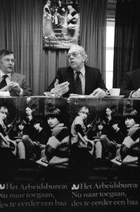 Minister Albeda tijdens de persconferentie ivm de voorlichtingscampagne om sc, Bestanddeelnr 930-1998
