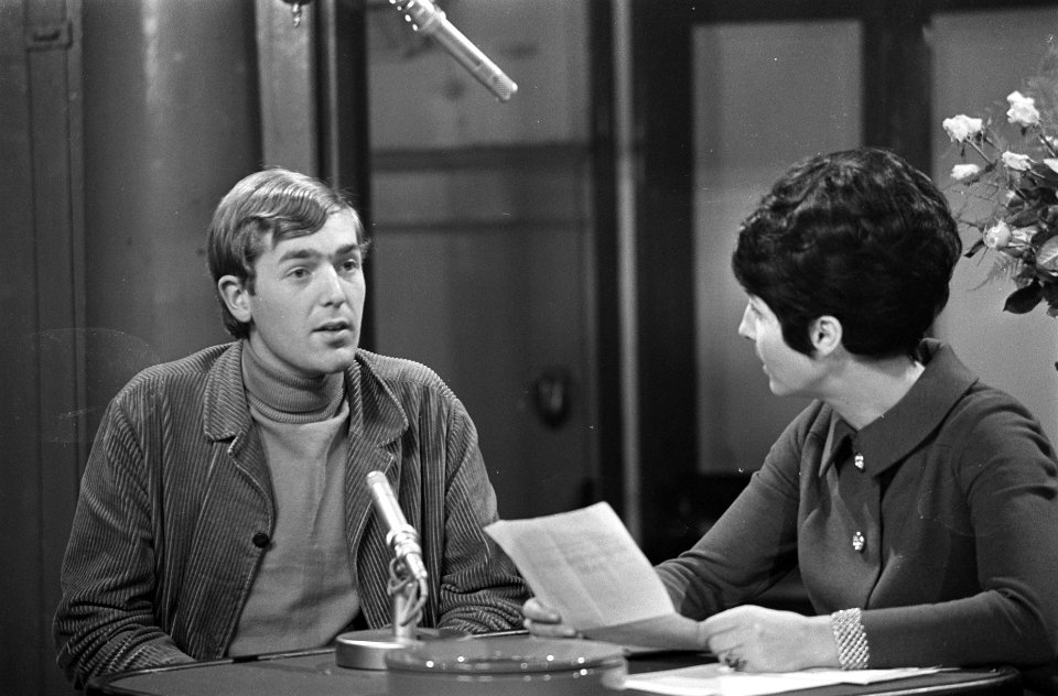 Mies en Scene, studentenleider Paul Verheij in gesprek met Mies Bouwman, Bestanddeelnr 921-7945