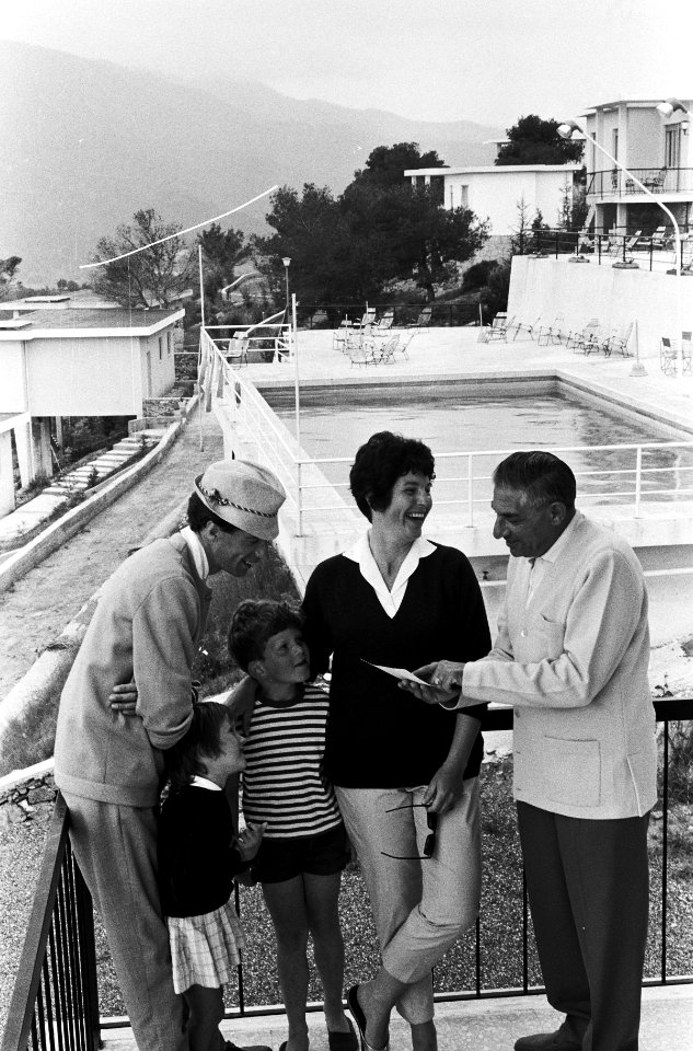 Mies Bouwman en Rudy Carrell met vakantie in Italie Mies Bouwman en Rudy Carrel, Bestanddeelnr 915-1647