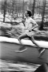 Midwintermarathon Apeldoorn winnaar Co van de Weide tijdens race, Bestanddeelnr 929-5588