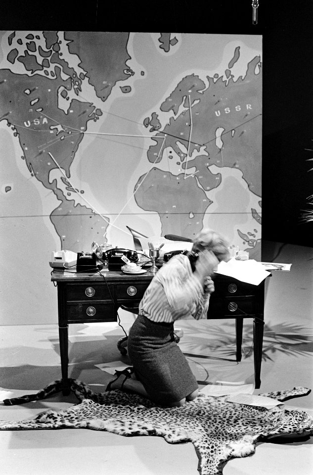 Mieke Bos in eigen show voor NCRV-TV, nummer 26 Mieke Bos (kop), Bestanddeelnr 919-8973