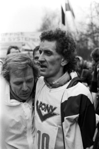 Midwintermarathon, Apeldoorn Harry Patist na afloop, Bestanddeelnr 930-1047