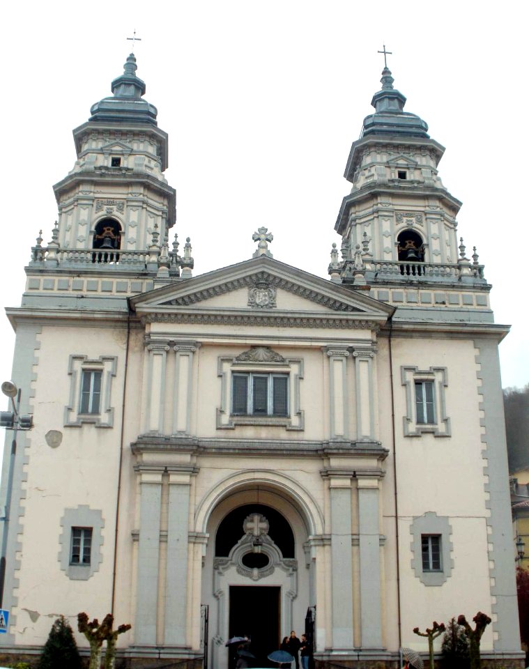 Mieres - Iglesia de San Juan Bautista 01