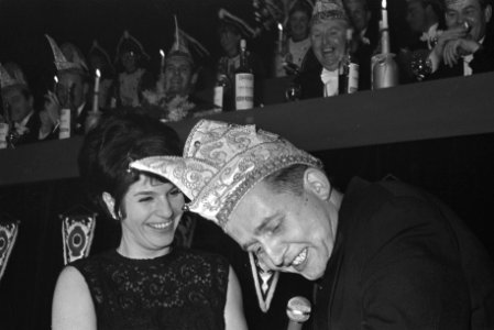 Mies Bouwman , erelid van carnavalsvereniging De Knoerissen te Uden (NB), Bestanddeelnr 919-9941