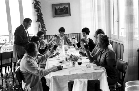 Mies Bouwman en Rudy Carrell met vakantie in Italie, Bestanddeelnr 915-1643