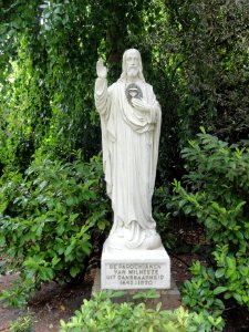 Milheeze H.Hartbeeld op kerkplein