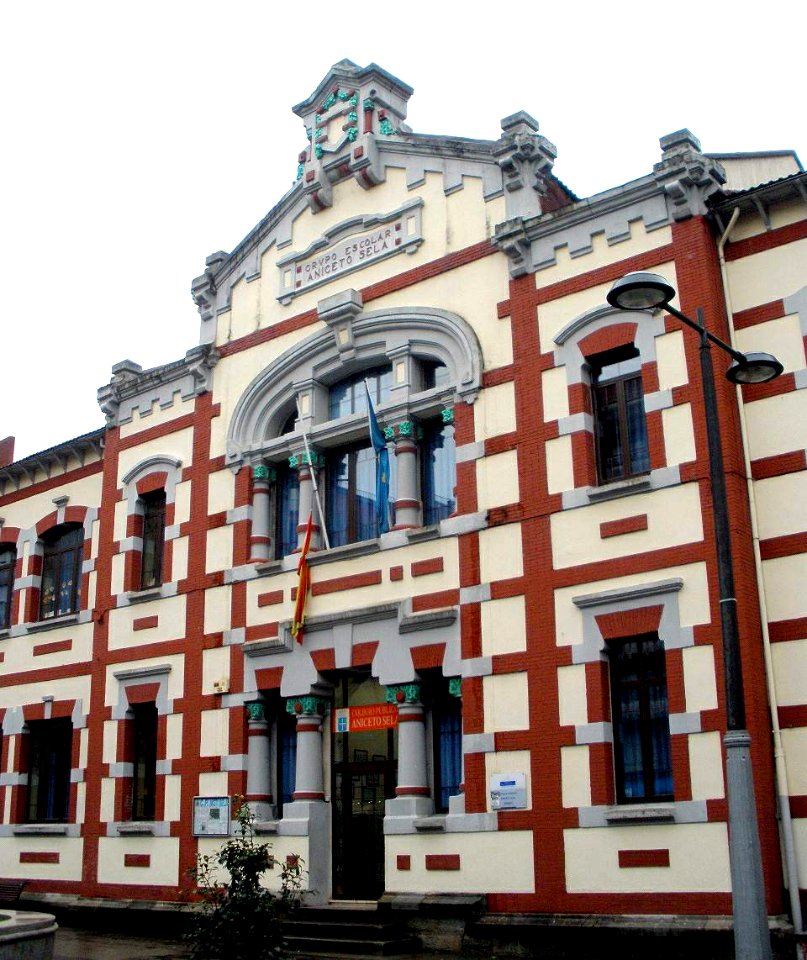 Mieres - Grupo Escolar Aniceto Sela (Liceo) 2