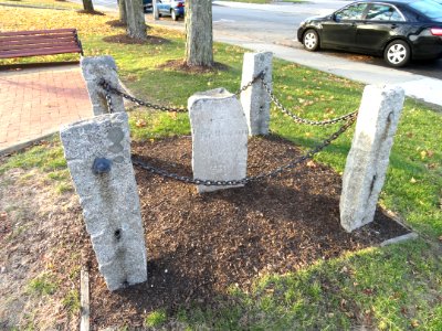Milestone 34 miles to Boston - Milford, Massachusetts - DSC02884