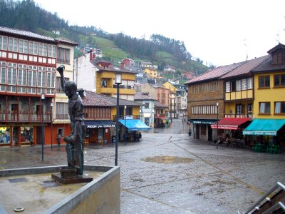 Mieres - Plaza del Requejo 1